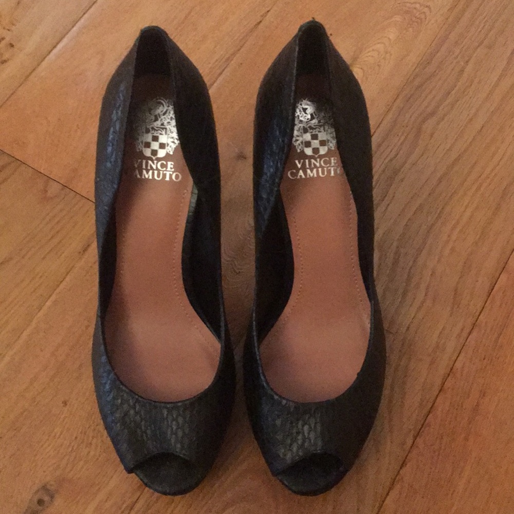 Vince Camuto black snakeskin peep toe pumps